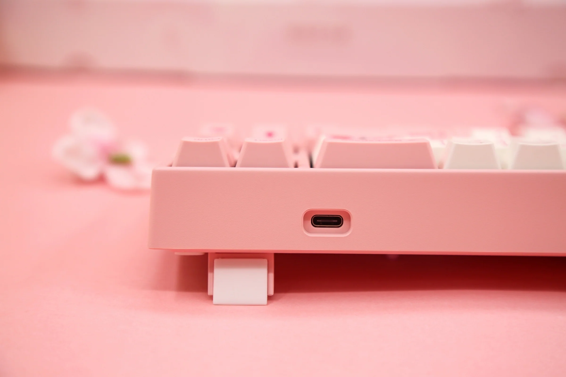 Ducky x Varmilo Miya Mac Pro Sakura Round 2 White LED 65% Double Shot PBT Mechanical Keyboard - Image 3