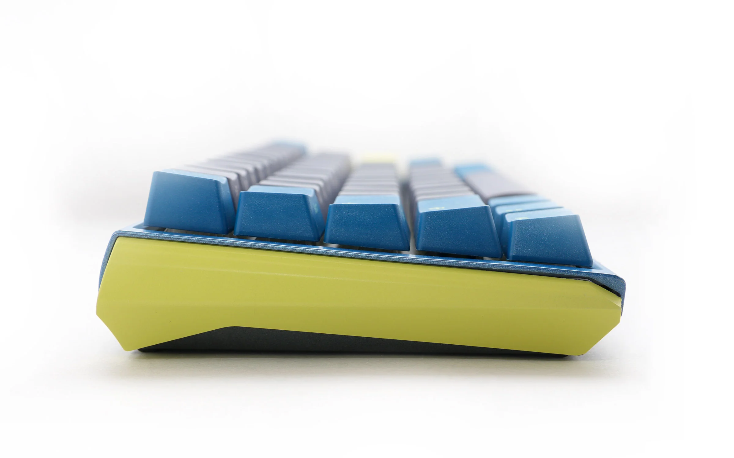 Ducky One 3 Mini Daybreak 60% Hotswap RGB Double Shot PBT QUACK Mechanical Keyboard - Image 3