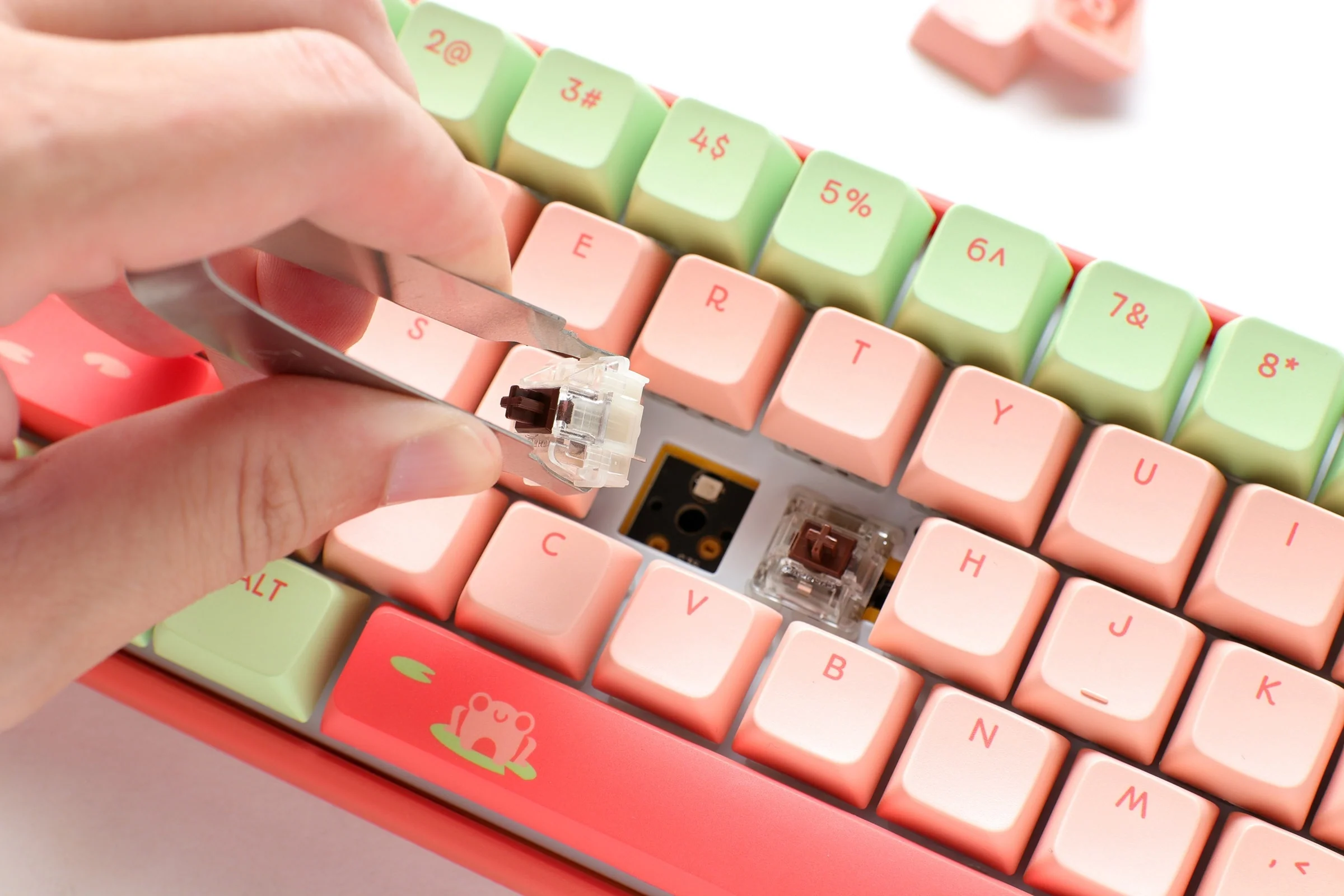 Ducky x MK Strawberry Frog One 3 Mini Hotswap 60% RGB Keyboard w/ Quack Mechanics - Image 6