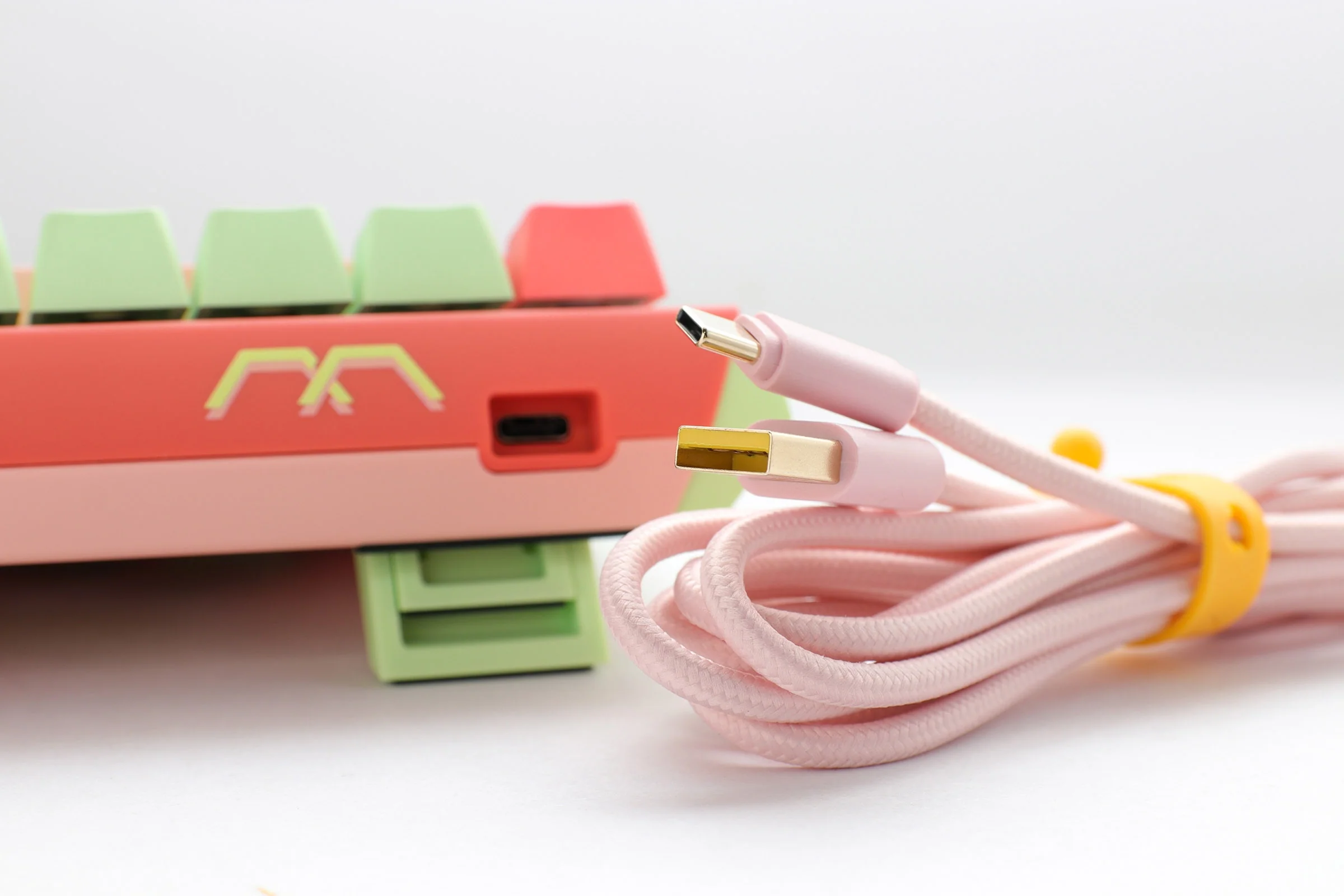 Ducky x MK Strawberry Frog One 3 Mini Hotswap 60% RGB Keyboard w/ Quack Mechanics - Image 8