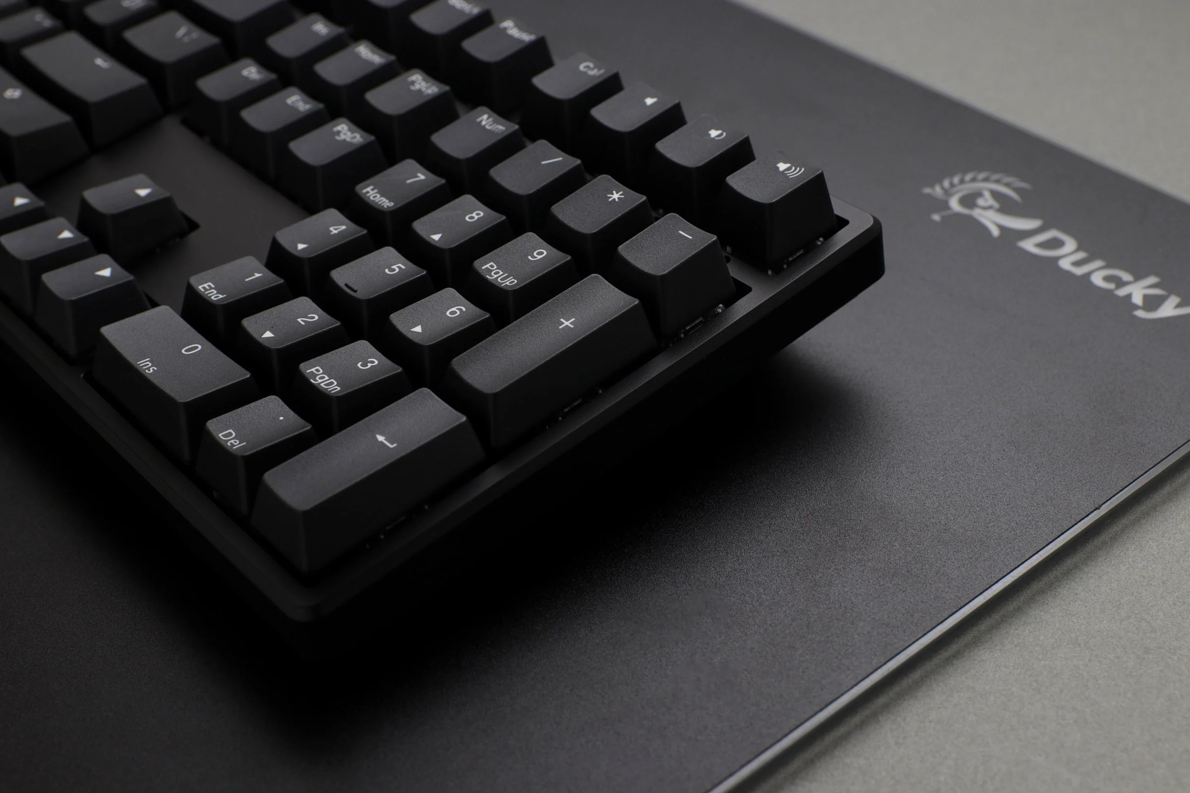 Ducky Origin Black Double Shot PBT Mechanical Keyboard - Image 13