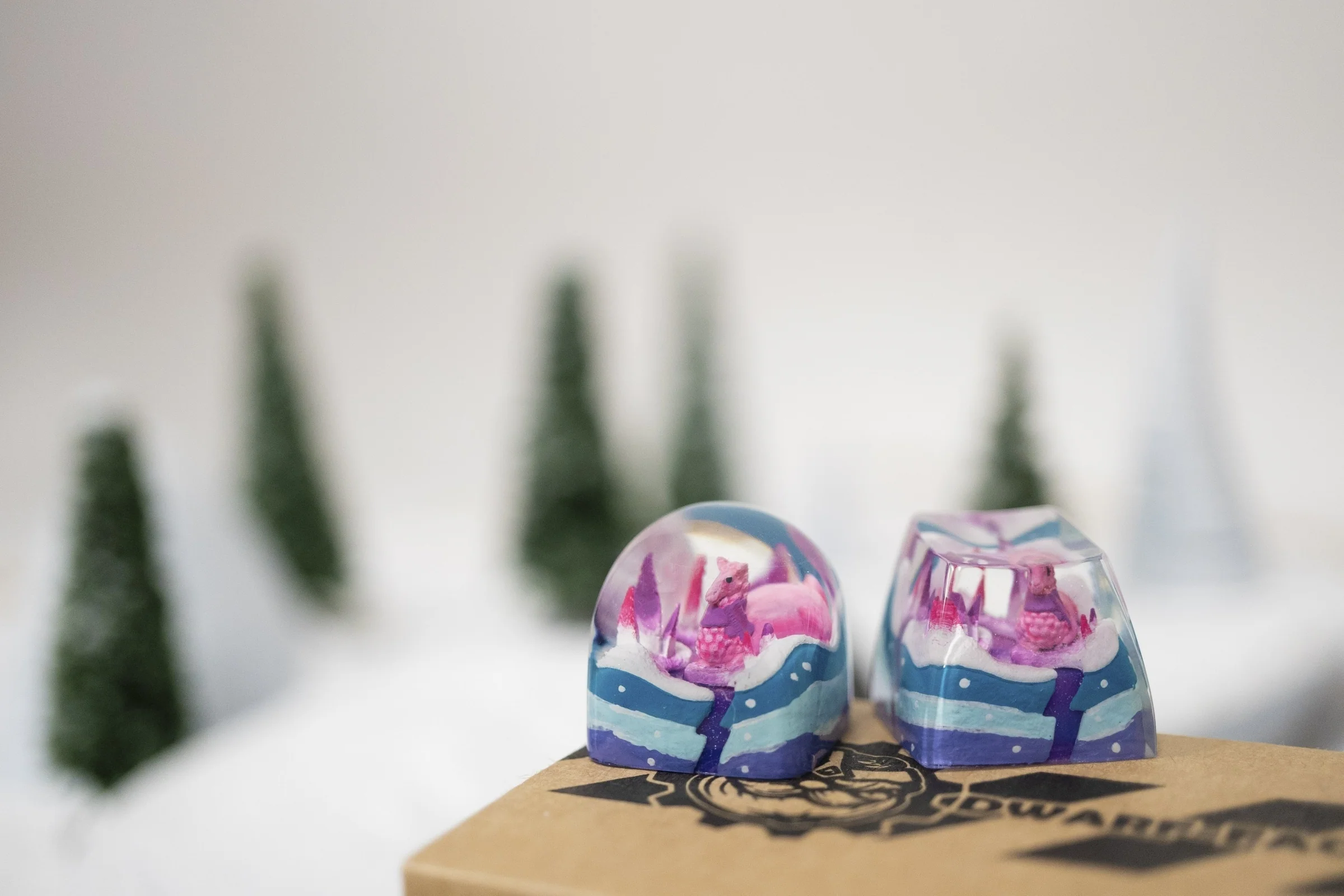 Dwarf Factory x MK Iceberg Llama Artisan Keycap SA Profile Resin Artisan Keycap - Image 2