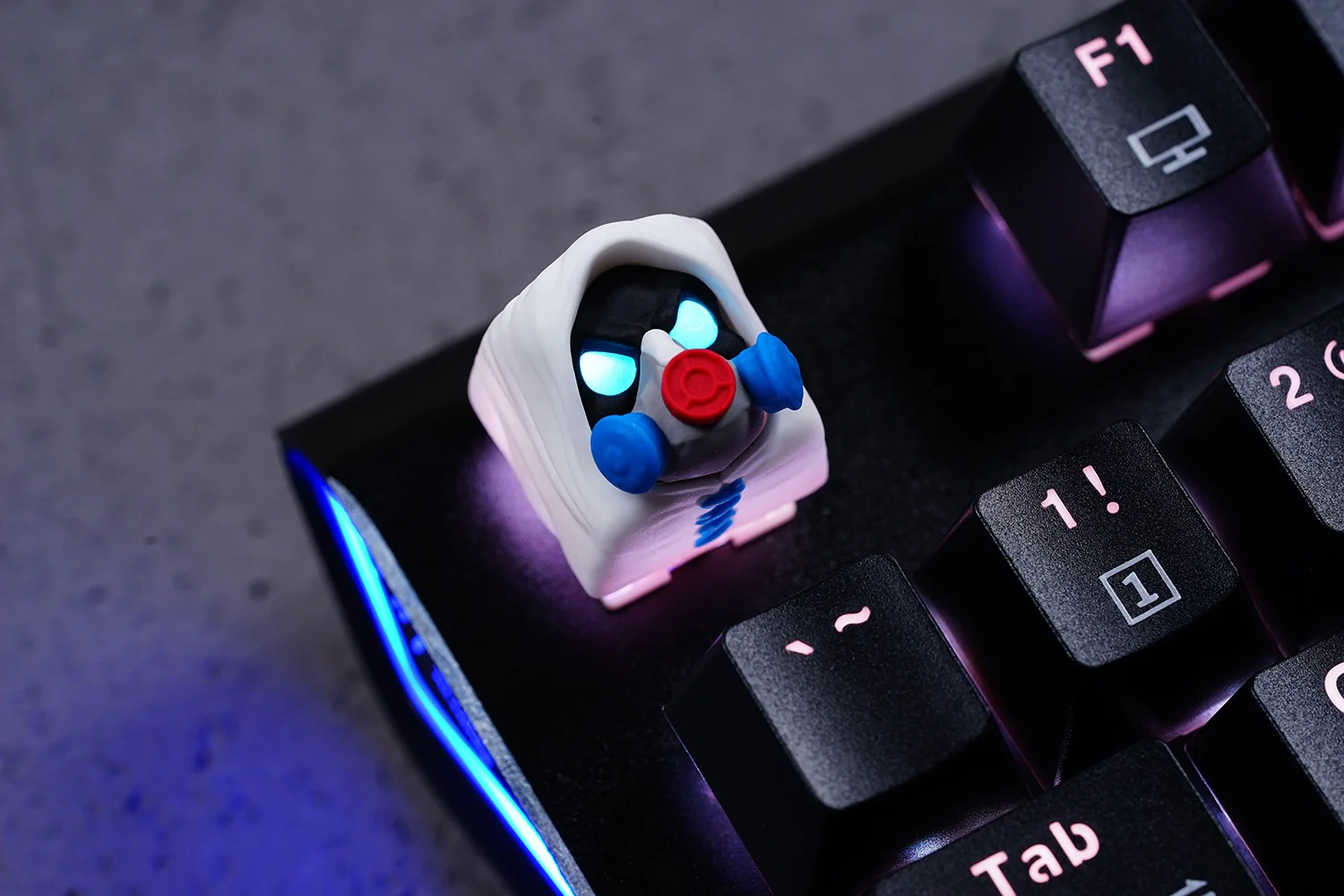 Hot Keys Project HKP Skull Face Mountain White Artisan Keycap - Image 2