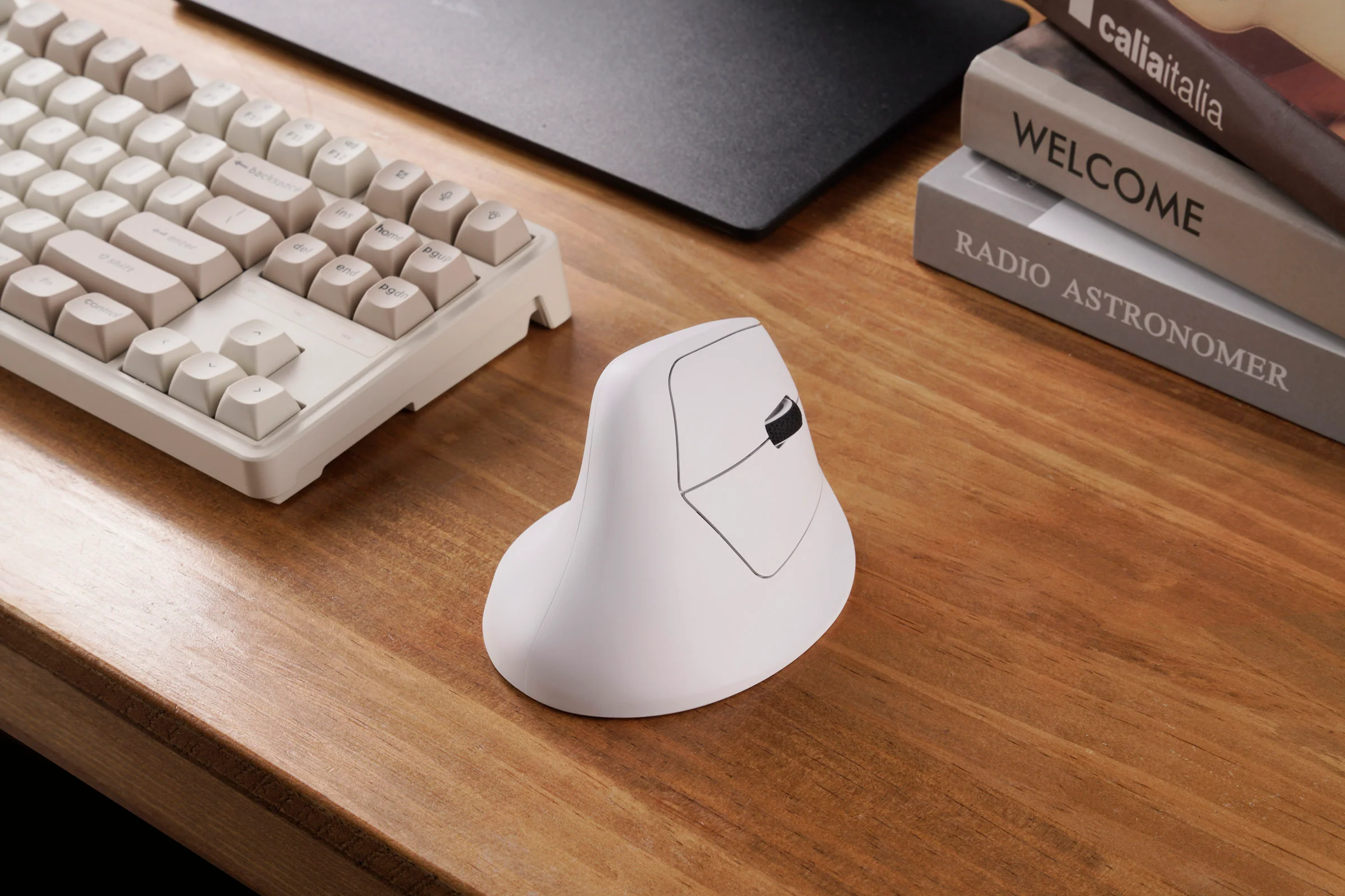 Keychron M5 Wireless Vertical Mouse - Image 13