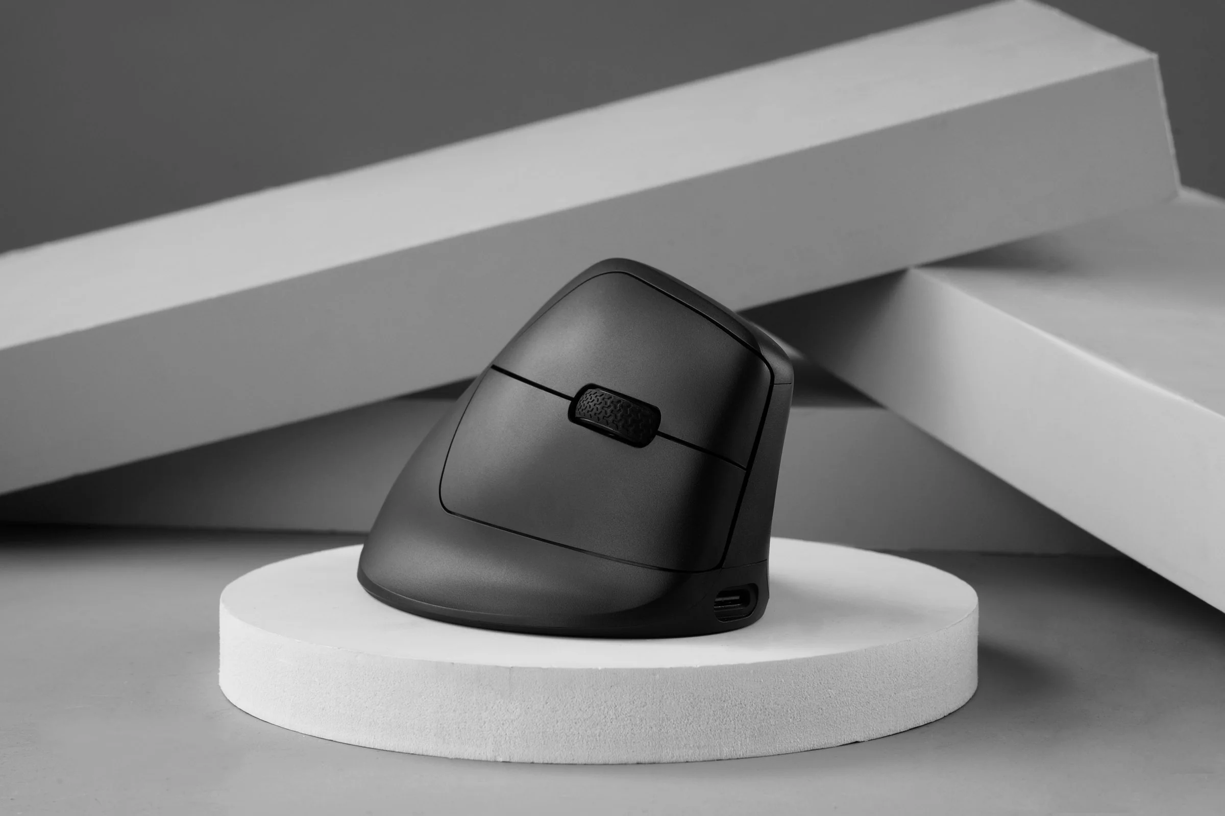 Keychron M5 Wireless Vertical Mouse - Image 6