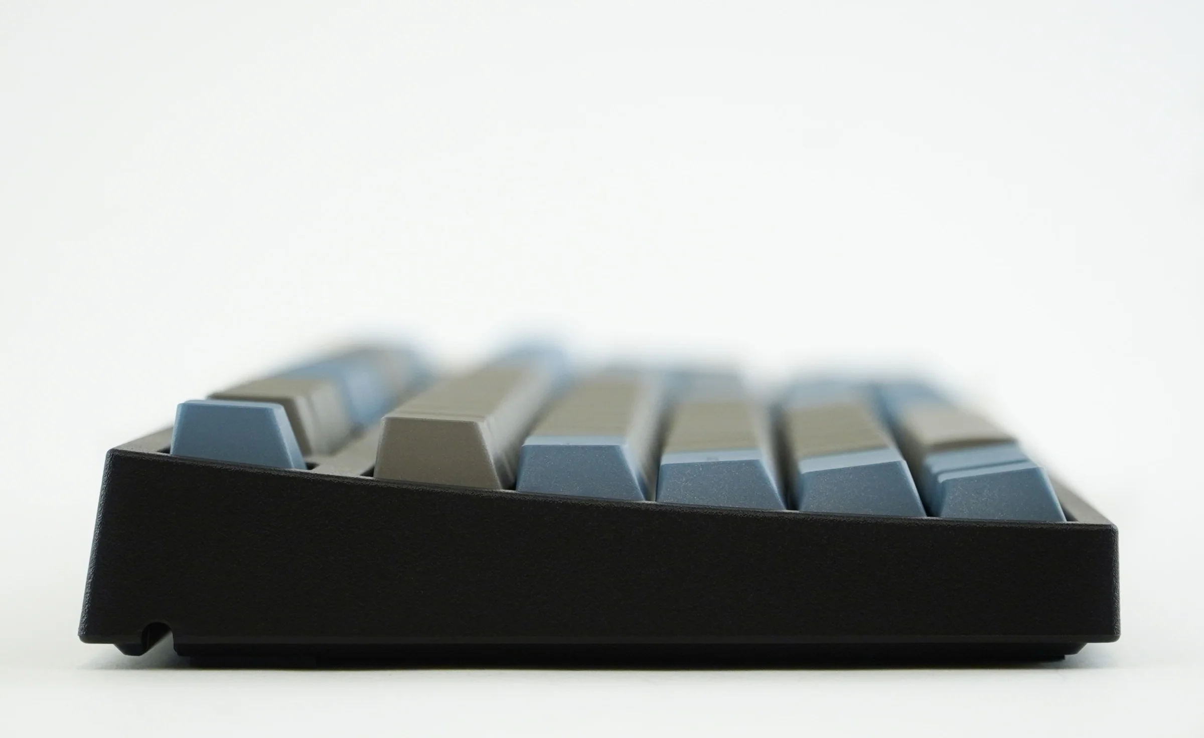 Leopold FC900R Grey/Blue PD Double Shot PBT Mechanical Keyboard - Image 4