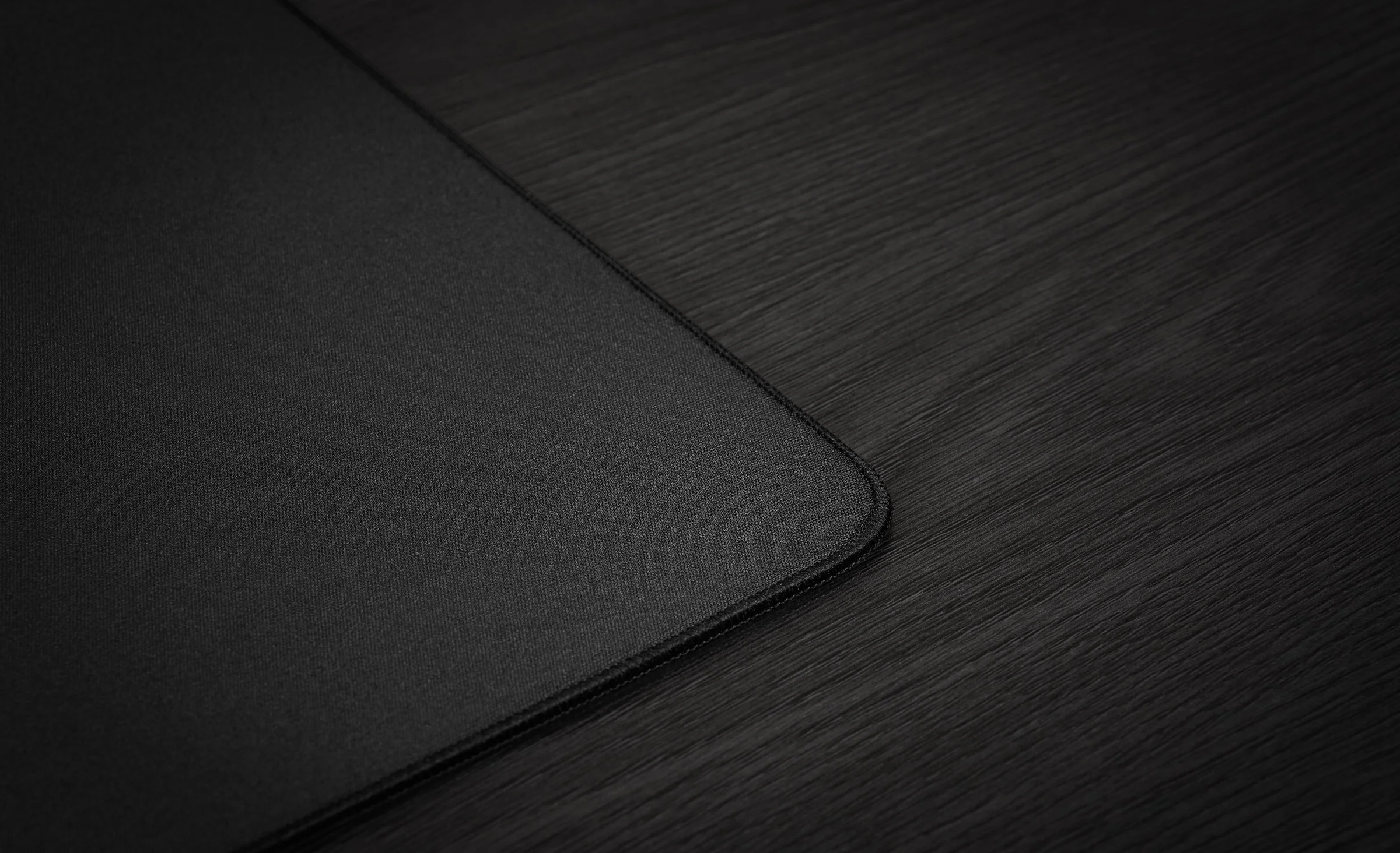 Leopold Premium Black Alpha-Cell Desk Mat - Image 9
