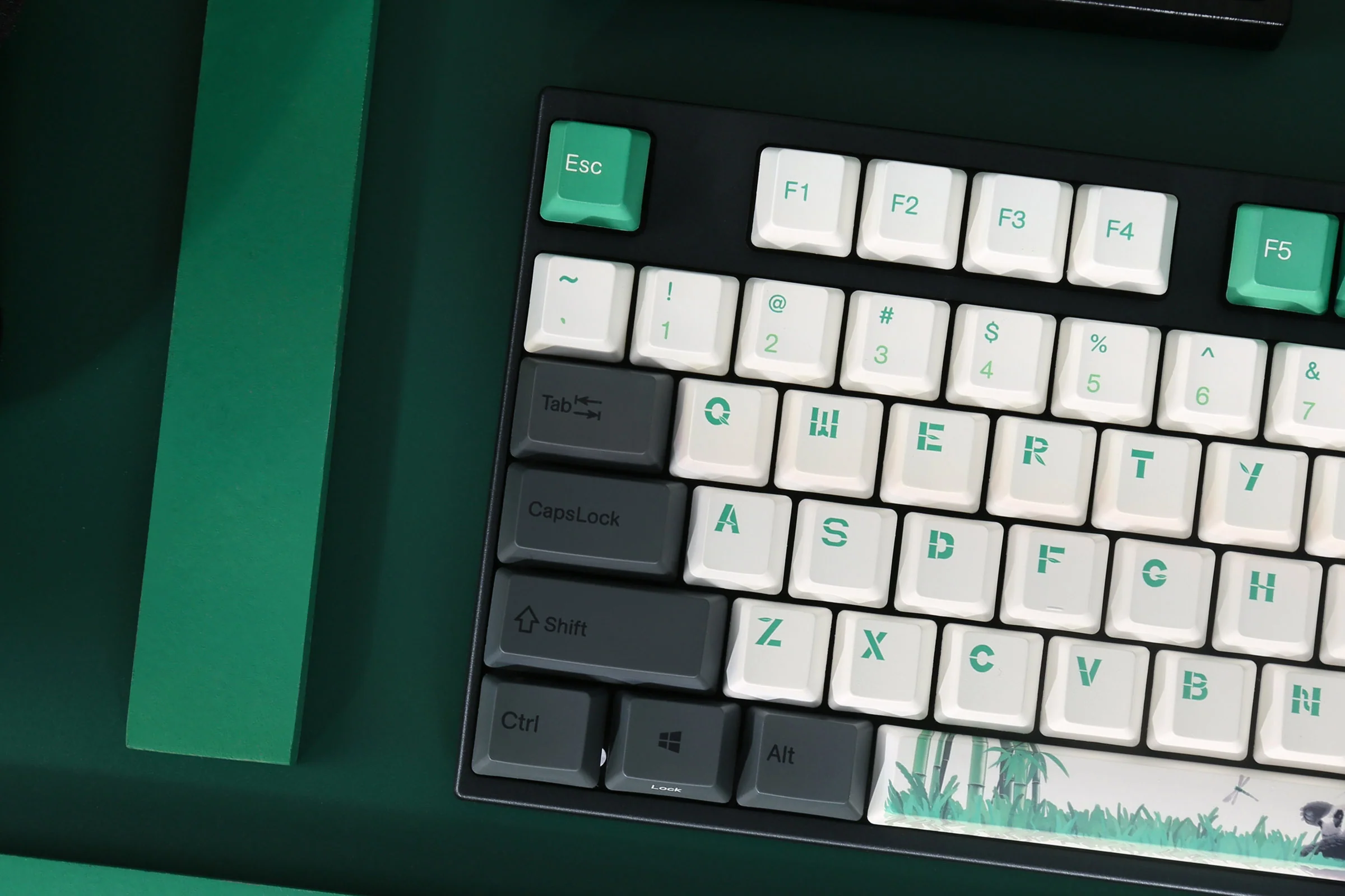 Varmilo VPG87 Panda R2 TKL Hotswap RGB Mechanical Keyboard - Image 7